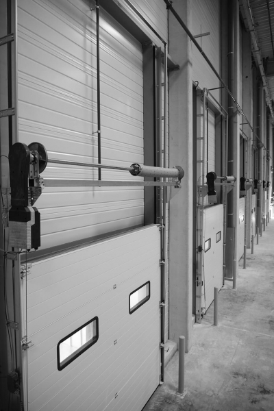 7-Portes-sectionnelles-isolees-rapides-facades-2